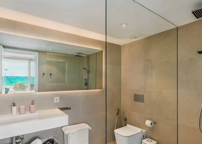 Hotel The Hype House 3*