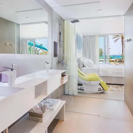 Hotel The Hype House 3*